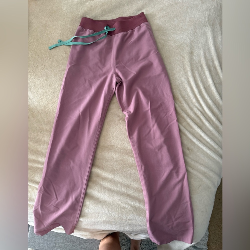 Mineral mauve figs pants. Livingston scrub pants size small tall
